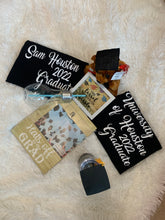 Cargar imagen en el visor de la galería, Stuffed Graduation Gift Box
